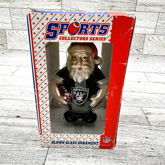 VTG New NFL Sports Collectors Series Oakland Raiders Santa Blown Glass Ornament - Picture 1 of 6
